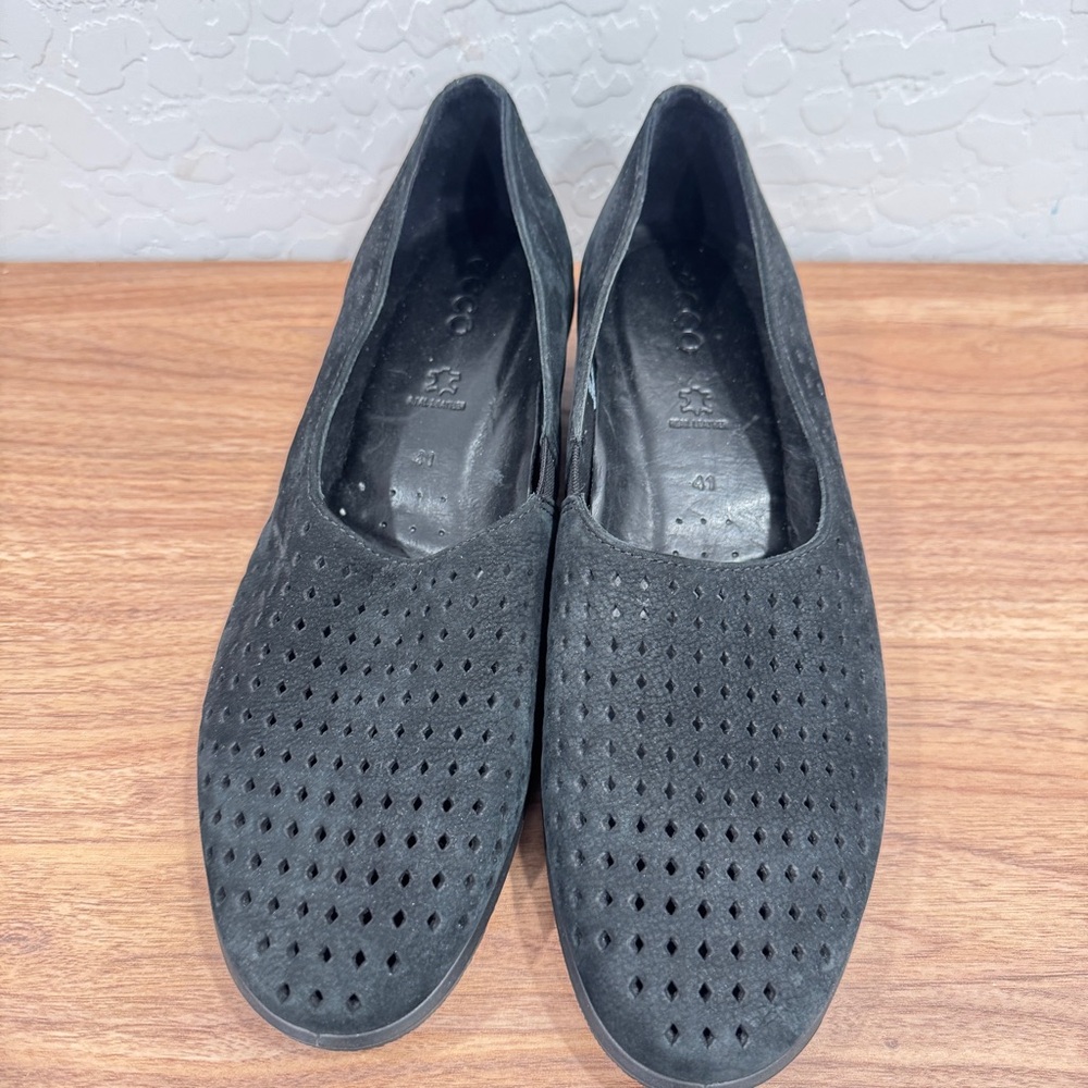 ECCO Felicia Womens 41 10/10.5 Loafers Perforated Leather Slip On Wedge Comfort - Picture 3 of 8